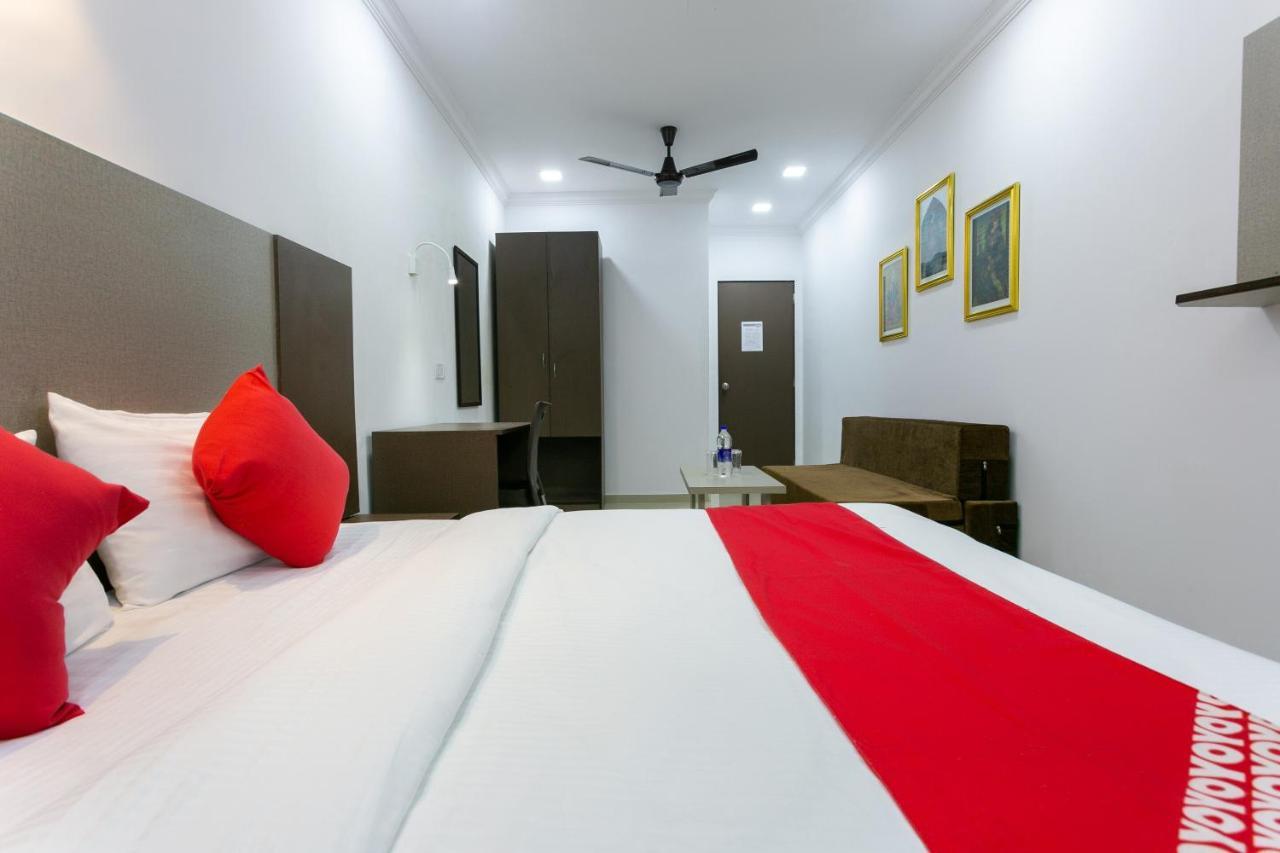 Collection O 74412 Ardaas Residency Hotel Мумбай Екстериор снимка